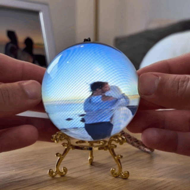 Memory Sphere Lamp – Capture Your Special Moments in Light